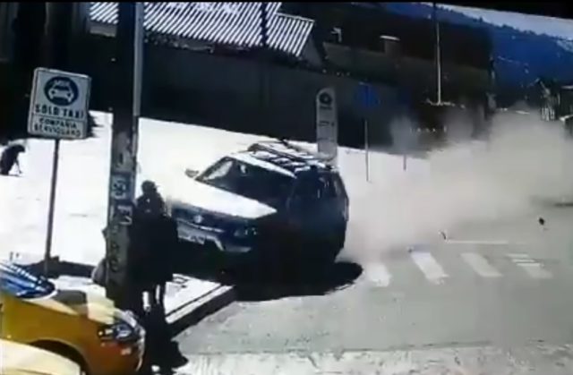 3 personas se salvaron de morir atropelladas en Guano