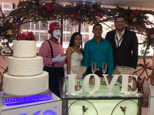 130 parejas contraen matrimonio en San Valentín