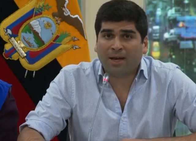 Ecuador restringe vuelos internacionales al país