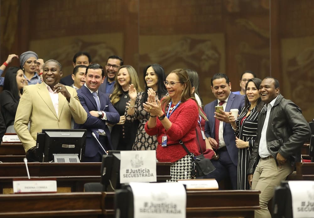 asambleistas-correistas-unes