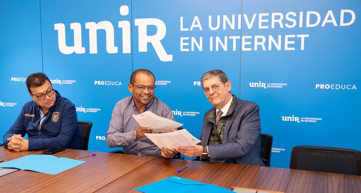 UNIR otorga becas a la FEF