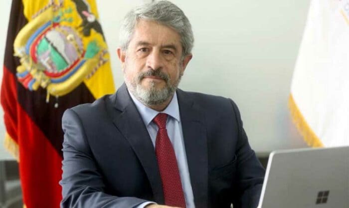 jose-ruales-ministro-salud