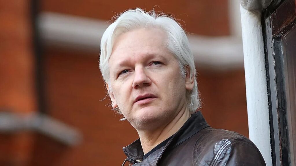 julian-assange-libre