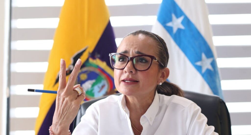 Renuncia de Marcela Aguiñaga 