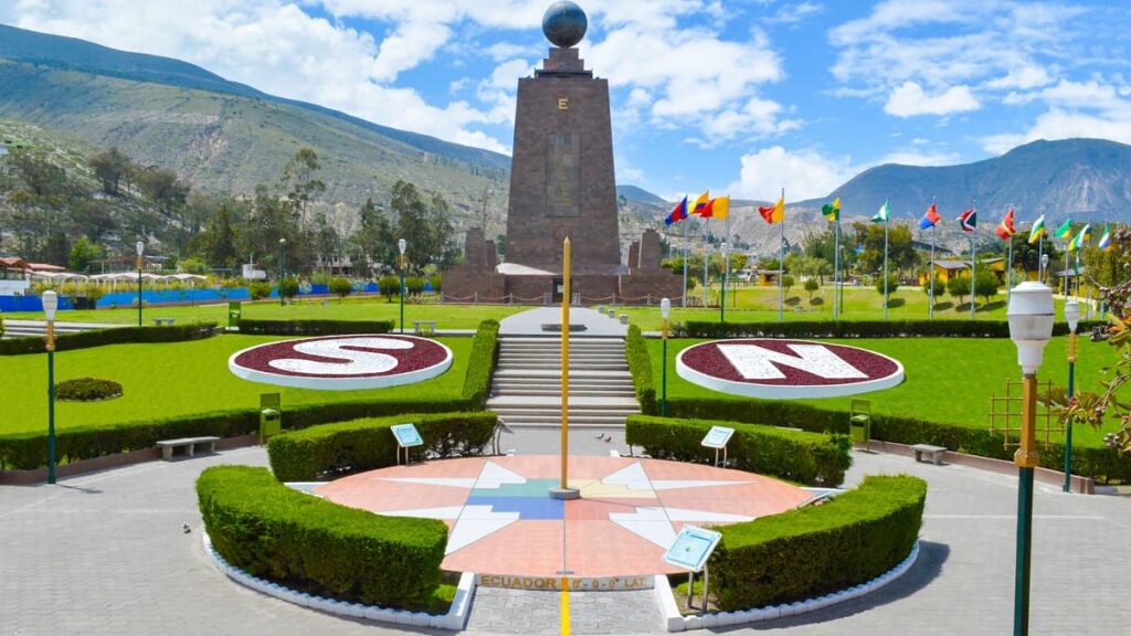 mitad-del-mundo-monumento