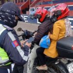prohiben-quito-dos-personas-moto