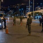 Detenidos en toque de queda en Ecuador