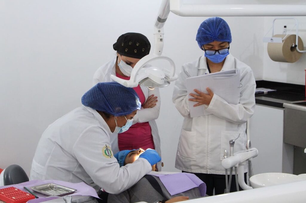 uisek-clinica-odontologica